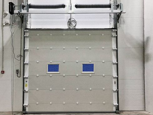 Противопожарные ворота с окнами